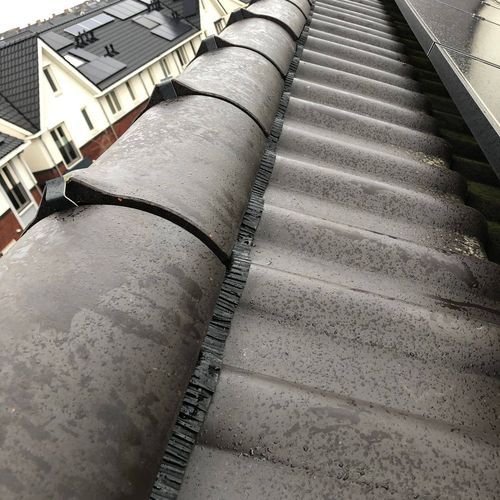 De diensten van dakspecialist in Elspeet Nieuwe laag bitumen